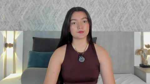 Vaalentina Lux online show from 06/15/26, 04:42