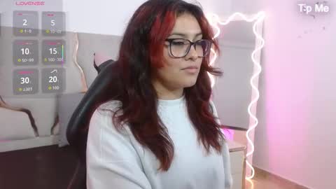 vaaleria_tay online show from 10/23/25, 10:19