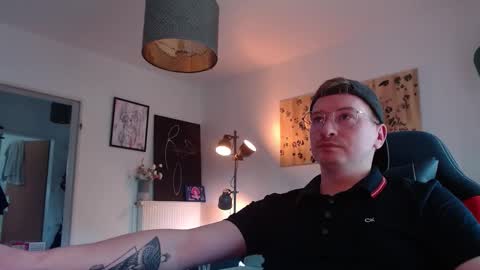 Snapshot of vacation__ chatting on 09/30/25, 02:55 vacation__ online show from 09/30/25, 02:55