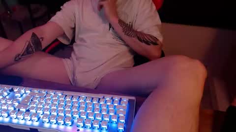 Snapshot of vacation__ chatting on 10/31/25, 04:30 vacation__ online show from 10/31/25, 04:30