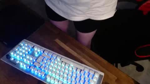 Snapshot of vacation__ chatting on 11/11/25, 03:45 vacation__ online show from 11/11/25, 03:45