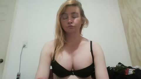 Snapshot of vagimosa chatting on 09/17/25, 09:44 vagimosa online show from 09/17/25, 09:44