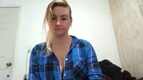 Snapshot of vagimosa chatting on 10/11/25, 09:08 vagimosa online show from 10/11/25, 09:08