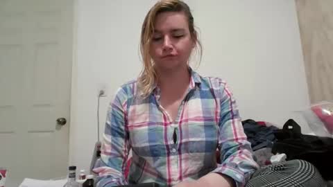 Snapshot of vagimosa chatting on 11/01/25, 04:14 vagimosa online show from 11/01/25, 04:14