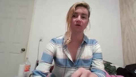 Snapshot of vagimosa chatting on 11/03/25, 02:57 vagimosa online show from 11/03/25, 02:57