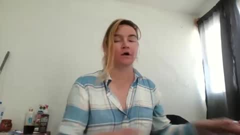 Snapshot of vagimosa chatting on 11/23/25, 08:41 vagimosa online show from 11/23/25, 08:41