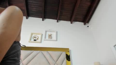 vahioleth  online show from 02/11/25, 07:16