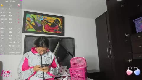 Vahiolet smith online show from 11/05/25, 03:28