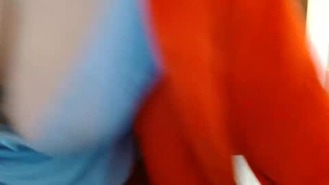 Snapshot of vaholiver chatting on 11/12/25, 08:30 Vah Oliver online show from 11/12/25, 08:30