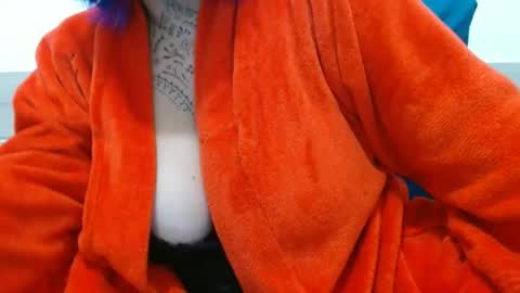 Snapshot of vaholiver chatting on 11/20/25, 02:34 Vah Oliver online show from 11/20/25, 02:34