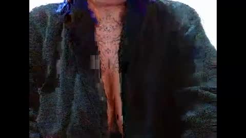 Snapshot of vaholiver chatting on 12/18/25, 03:23 Vah Oliver online show from 12/18/25, 03:23