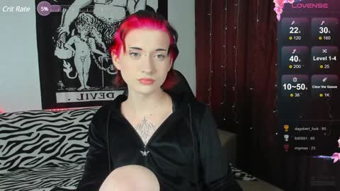 Snapshot of vailyreb chatting on 12/01/24, 11:47 Marin online show from 12/01/24, 11:47