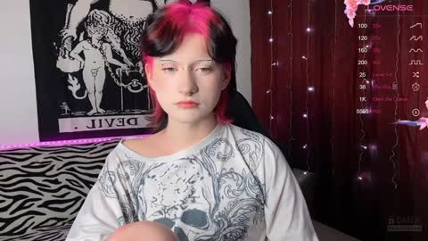 Snapshot of vailyreb chatting on 01/24/25, 09:15 Marin online show from 01/24/25, 09:15