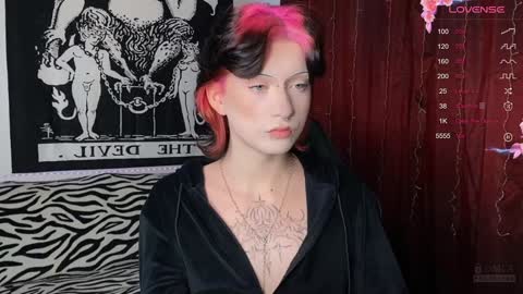 Snapshot of vailyreb chatting on 02/04/25, 01:16 Marin online show from 02/04/25, 01:16