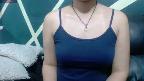 Snapshot of vainilla_cam chatting on 01/06/25, 01:09 Vainilla online show from 01/06/25, 01:09