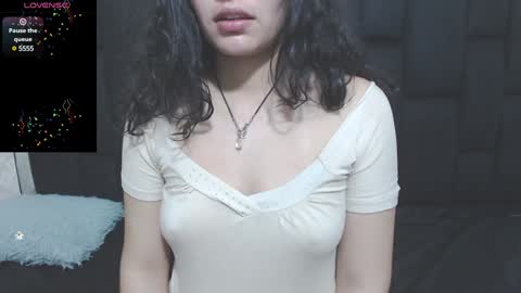 Snapshot of vainilla_cam chatting on 01/08/25, 04:55 Vainilla online show from 01/08/25, 04:55