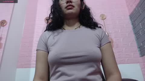 Snapshot of vainilla_cam chatting on 01/18/25, 04:26 Vainilla online show from 01/18/25, 04:26