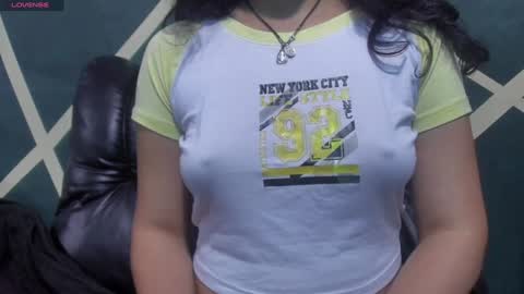 Snapshot of vainilla_cam chatting on 02/05/25, 01:15 Vainilla online show from 02/05/25, 01:15