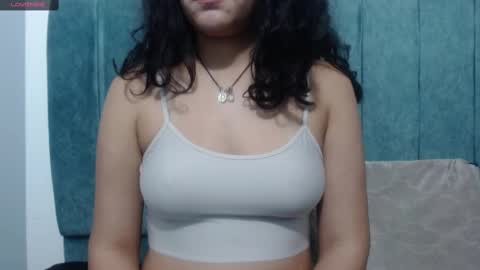 Snapshot of vainilla_cam chatting on 02/10/25, 01:57 Vainilla online show from 02/10/25, 01:57