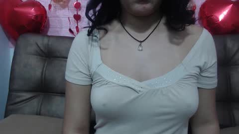 Snapshot of vainilla_cam chatting on 02/16/25, 02:09 Vainilla online show from 02/16/25, 02:09