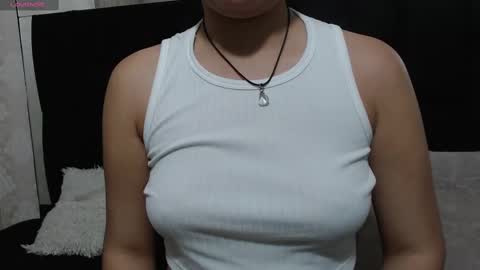 Snapshot of vainilla_cam chatting on 02/22/25, 02:39 Vainilla online show from 02/22/25, 02:39