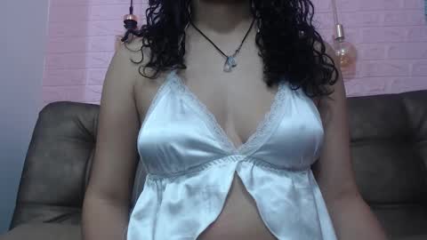 Snapshot of vainilla_cam chatting on 03/03/25, 02:26 Vainilla online show from 03/03/25, 02:26
