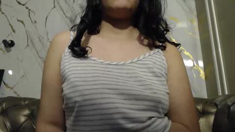 Snapshot of vainilla_cam chatting on 09/23/25, 01:19 Vainilla online show from 09/23/25, 01:19