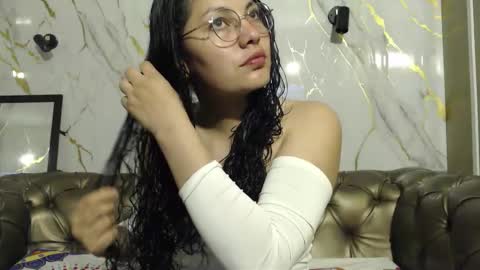 Snapshot of vainilla_cam chatting on 09/28/25, 02:06 Vainilla online show from 09/28/25, 02:06