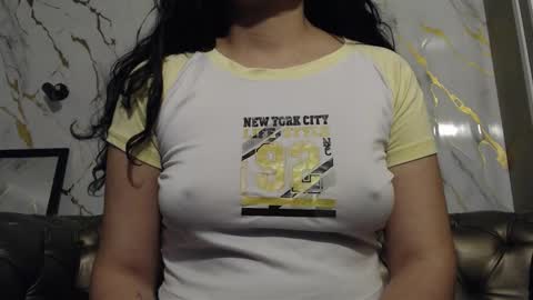 Snapshot of vainilla_cam chatting on 10/07/25, 12:08 Vainilla online show from 10/07/25, 12:08