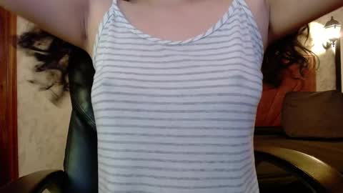 Snapshot of vainilla_cam chatting on 11/04/25, 01:16 Vainilla online show from 11/04/25, 01:16