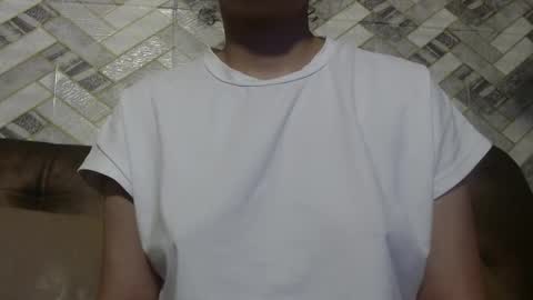 Snapshot of vainilla_cam chatting on 11/26/25, 02:12 Vainilla online show from 11/26/25, 02:12