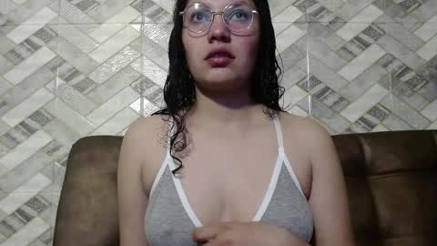 Snapshot of vainilla_cam chatting on 12/05/25, 12:52 Vainilla online show from 12/05/25, 12:52