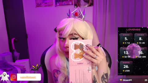 Vainilla Independent model online show from 01/21/25, 11:45