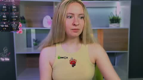 vaiolet_lovely online show from 04/28/26, 02:27