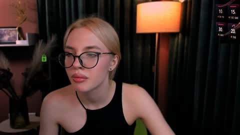 vaiolet_lovely online show from 05/01/26, 06:56