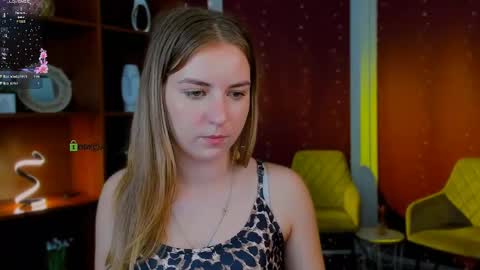 vaiolet_lovely online show from 05/14/26, 07:37