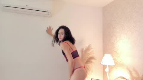 Snapshot of vaioletgirl_1 chatting on 04/28/26, 10:37 Vaiolet online show from 04/28/26, 10:37