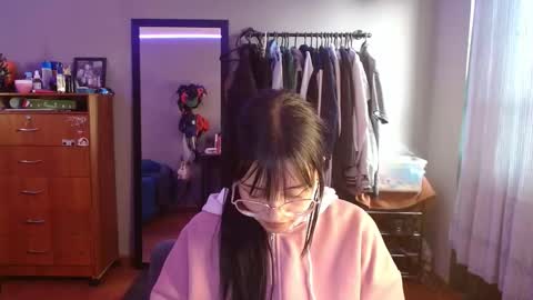 Snapshot of val_azuna chatting on 12/18/25, 05:30 valentina online show from 12/18/25, 05:30