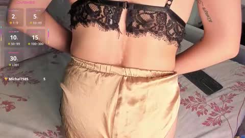 Snapshot of val_oconner chatting on 11/28/25, 03:09 val_oconner online show from 11/28/25, 03:09