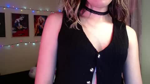 Snapshot of valcooky chatting on 10/08/25, 03:26 Hi I am Valcooky online show from 10/08/25, 03:26