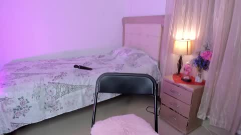 HI IM NEW online show from 02/22/25, 08:20