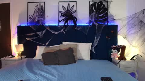 Tifanny  online show from 10/30/25, 07:47