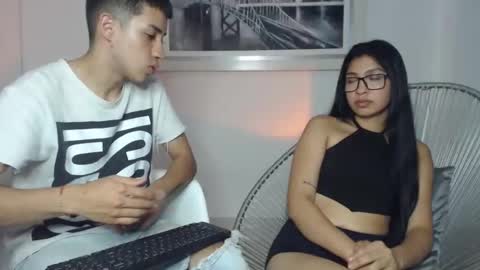 Snapshot of valen_and_paul_ chatting on 12/15/25, 03:44 valen paul online show from 12/15/25, 03:44