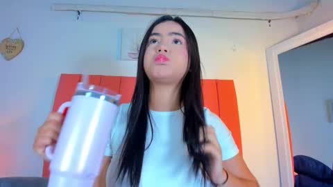 VALENTINA  3 online show from 11/22/25, 12:04