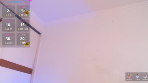 Snapshot of valen_ross_ chatting on 02/19/25, 12:11 valentina Rossi 3 online show from 02/19/25, 12:11