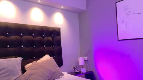 Valen Scott online show from 09/20/25, 02:29