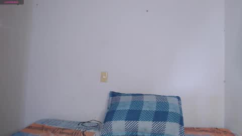 IG-valen mendoza99  twitter valenthompson99 online show from 03/09/26, 09:08