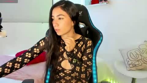 Snapshot of valenn_05 chatting on 07/12/26, 03:19 Valen online show from 07/12/26, 03:19