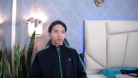 Valenor online show from 10/23/25, 06:34