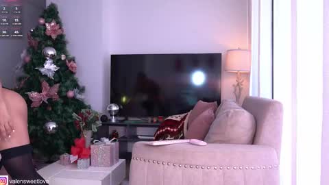 Snapshot of valensweetlove chatting on 12/19/24, 06:34 Valen online show from 12/19/24, 06:34